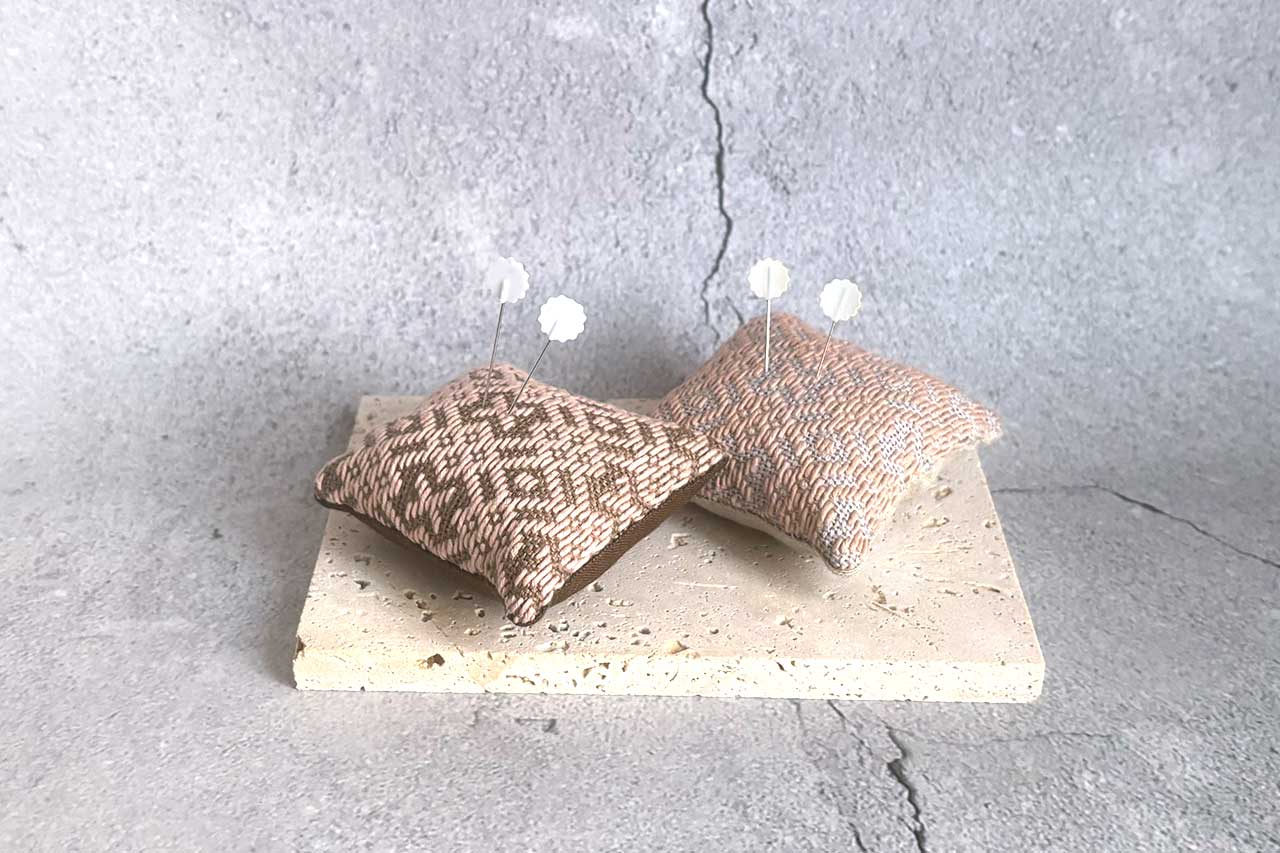 雪ばかりでなく/春を待つ/桜色